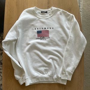 Small stylish Nasty Gal white crew neck